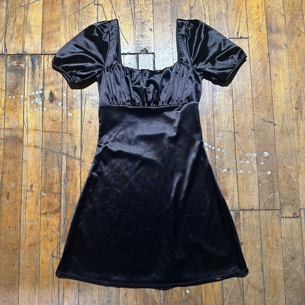H&M Divided Mini Dress Women's XS‎ Black Satin Short Sleeve Pleated Square Neck